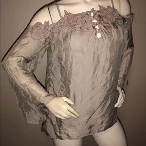 Stitch Fix Faith & Zoe Medium Cold Shoulder